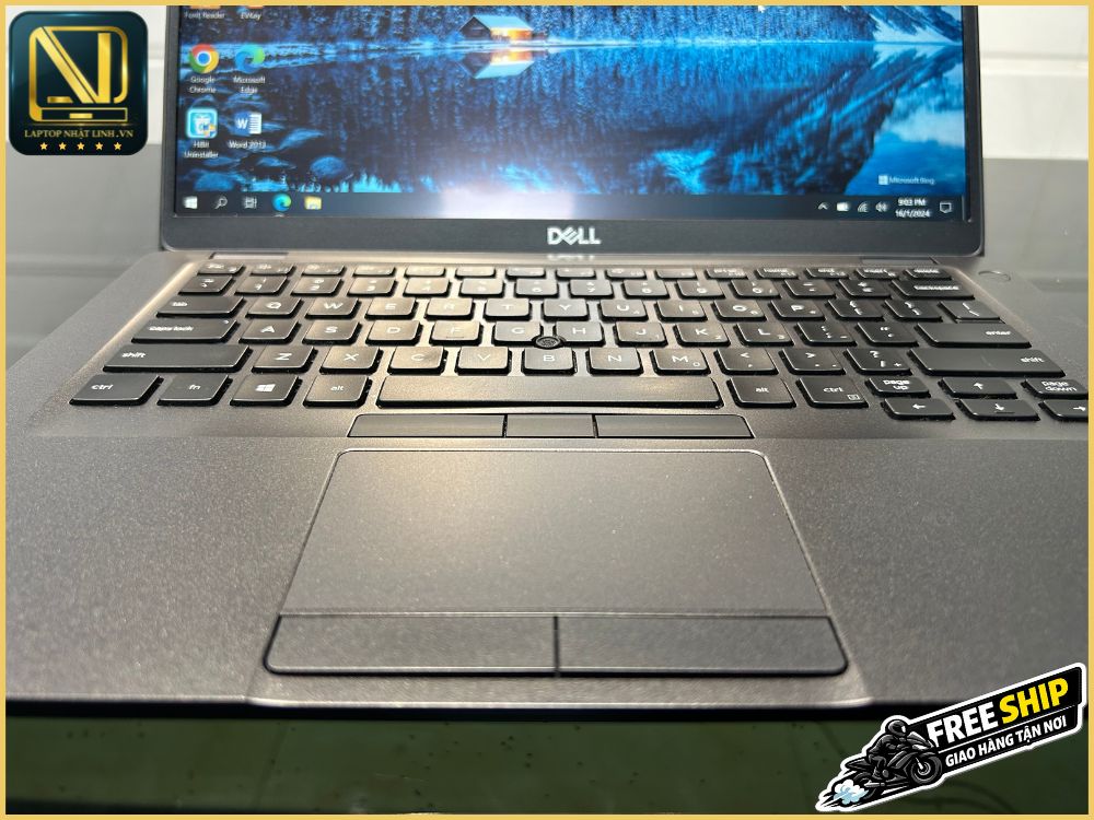 Cận cảnh bàn phím Dell Latitude 5400 cũ có độ nảy tốt và Touchpad đa điểm nhạy tại Laptop Nhật Linh.
