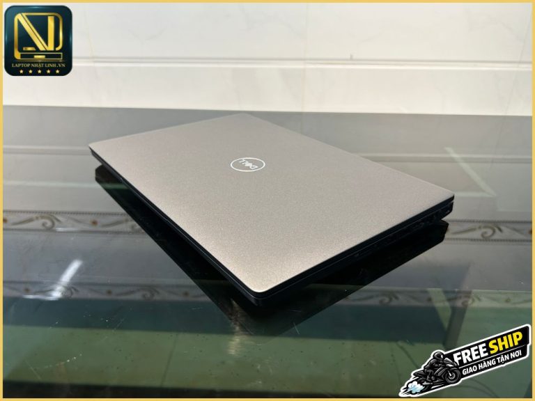 Mặt lưng Laptop Dell Latitude 5400 thiết kế màu đen nhám sang trọng, logo Dell mạ crom nổi bật tại Laptop Nhật Linh.