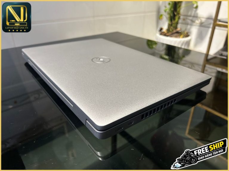 Bản lề Laptop Dell Precision 3560 thiết kế liền khối chắc chắn, gập mở êm ái.
