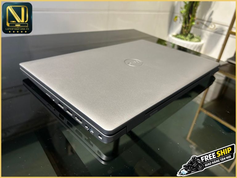 Cạnh phải Laptop Dell Precision 3560 đầy đủ cổng HDMI, LAN, USB 3.2 và khe thẻ nhớ MicroSD.