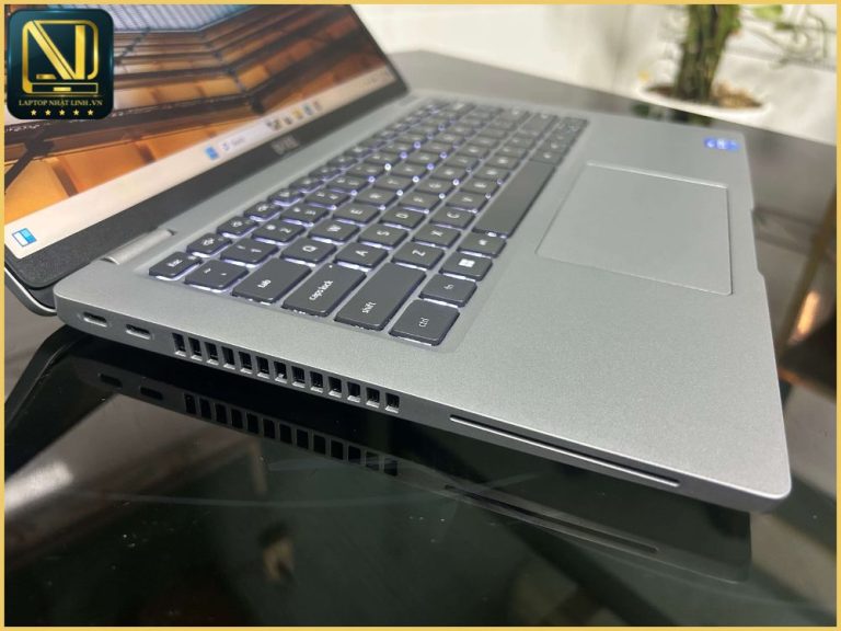 Hệ thống bàn phím và các cổng kết nối đa dạng như Thunderbolt 4, HDMI trên Dell Latitude 5430