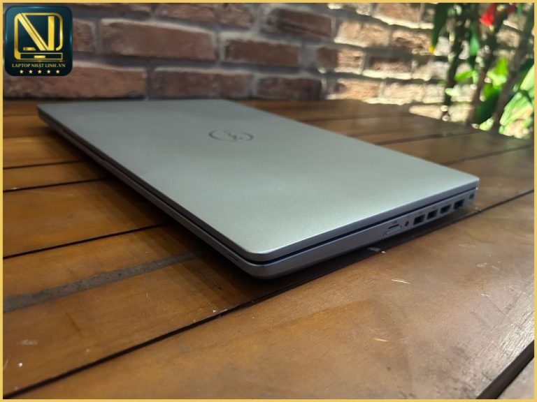 Các cổng kết nối trên Dell Latitude 5511 có Thunderbolt 3 và HDMI