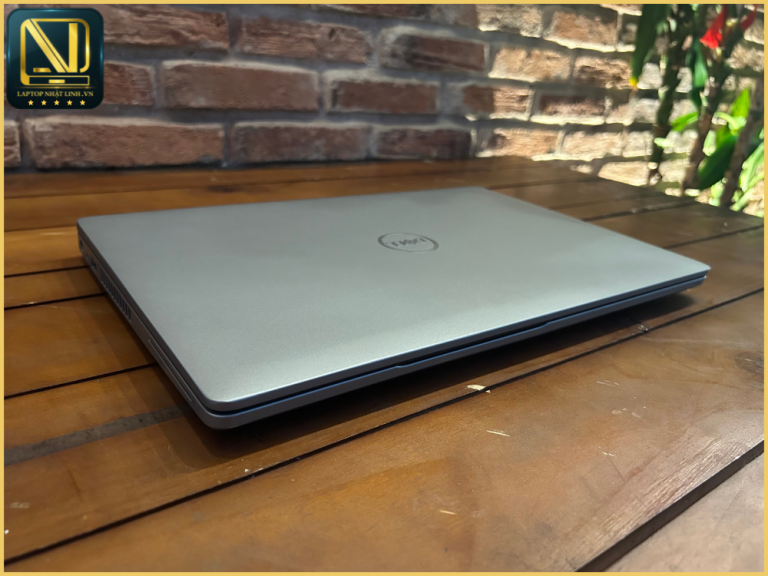Cận cảnh vỏ Dell Latitude 5511 nhựa sinh học cây thầu dầu và sợi thủy tinh