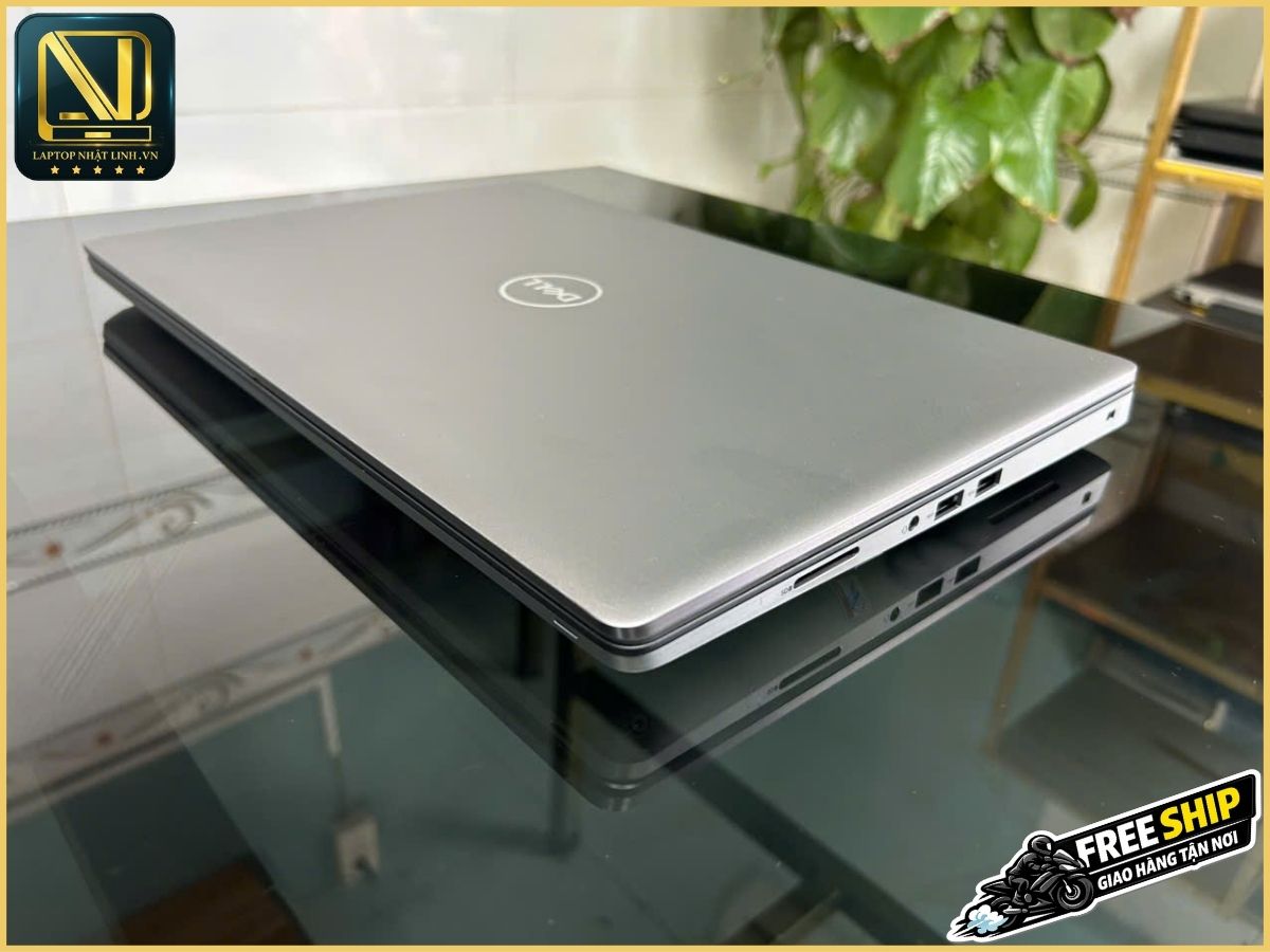 Hệ thống cổng kết nối đa dạng trên Dell Precision 7560